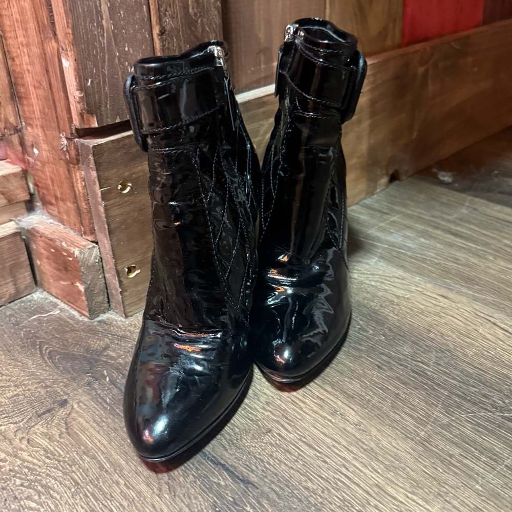 🔥 Burberry Black Patent Leather Quilted Ankle Boots Size 38.5 – Made in Italy 🔥 - Picture 7 of 10